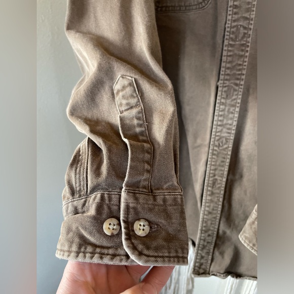 Carhartt button up - Picture 4 of 5